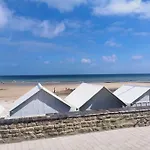 La Perle-maison De Pecheur A Saint-aubin-sur-mer * Saint-Aubin-Sur-Mer (Calvados)