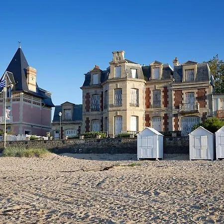 La Perle-maison De Pecheur A Saint-aubin-sur-mer Сент-Обен-сюр-Мер