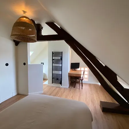 La Perle-maison De Pecheur A Saint-aubin-sur-mer * Saint-Aubin-Sur-Mer (Calvados)