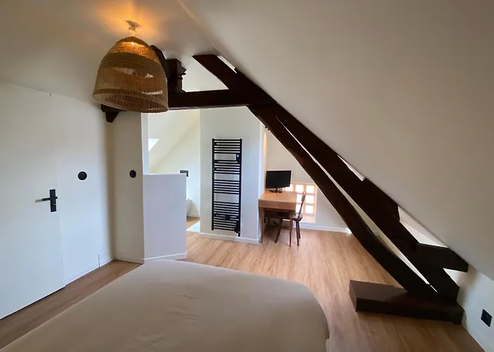 La Perle-maison De Pêcheur à Saint-aubin-sur-mer * Saint-Aubin-Sur-Mer (Calvados)